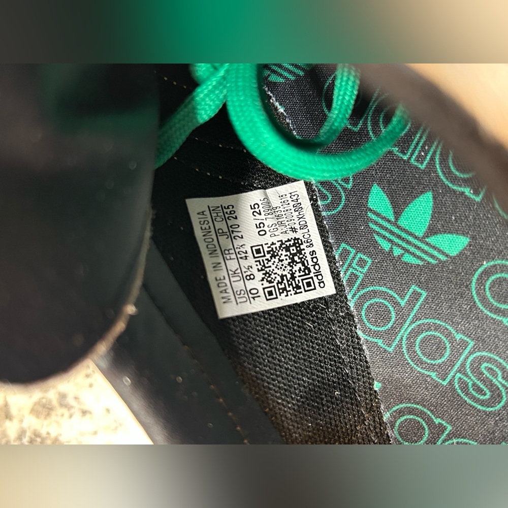 Adidas Men's Cow Print Sneakers with Teal Laces - Picture 13 of 13